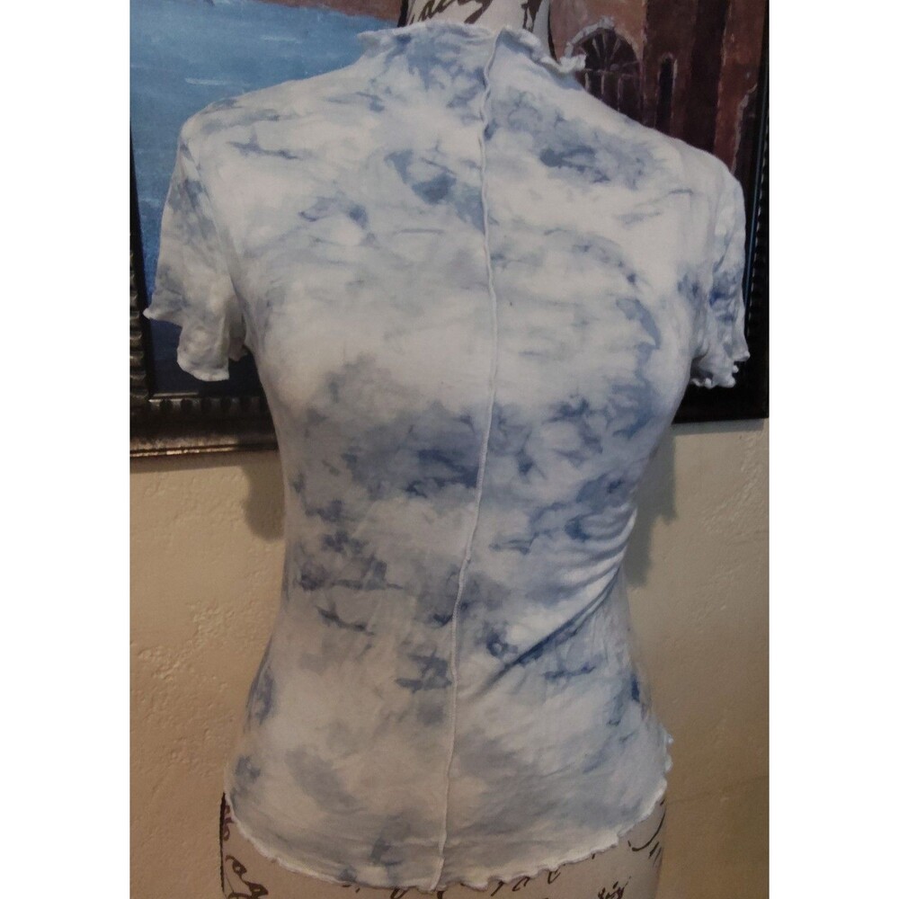 New Ultra Flirt Stretchy Tie Dye Soft Scalloped Edge Short Sleeve Blouse Size XS